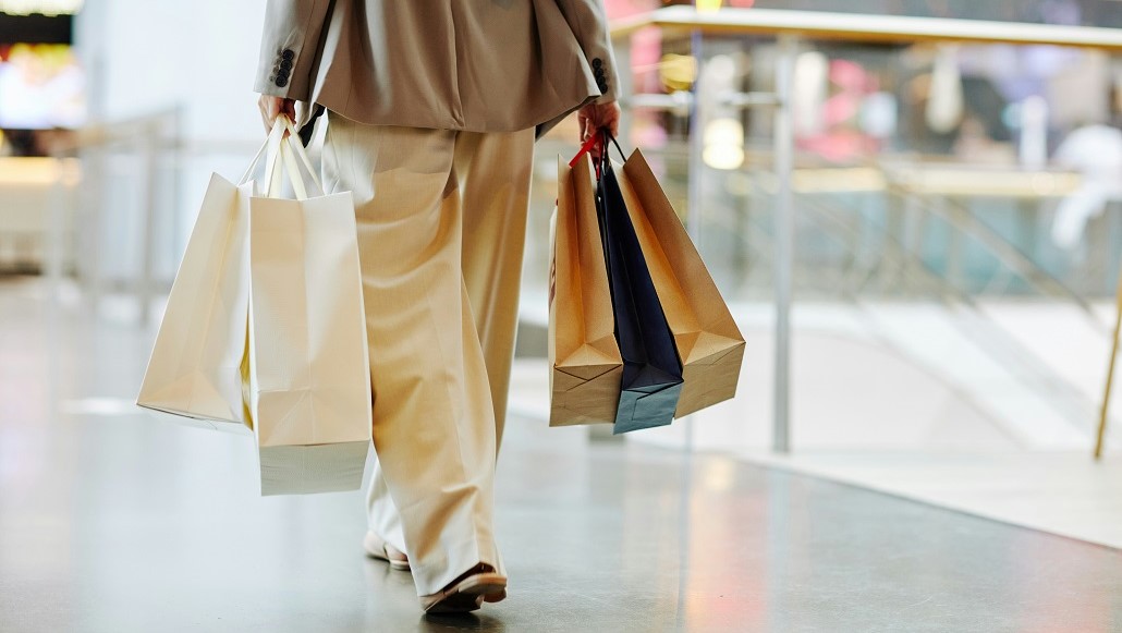 June Sees Growth in UK Retail Sales Caution Remains